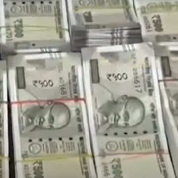 Rs1.7cr in cash seized from NRI brothers in Hyderabad, money handed over to Income Tax department